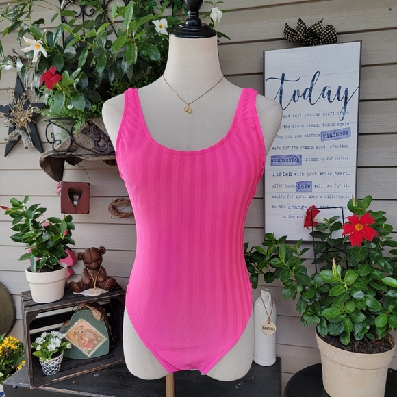 PACIFIC CONNECTIONS ♡ Gorgeous Vintage 1pc Pink Stripped Open Back Swimsuit 9/10 - Picture 1 of 17